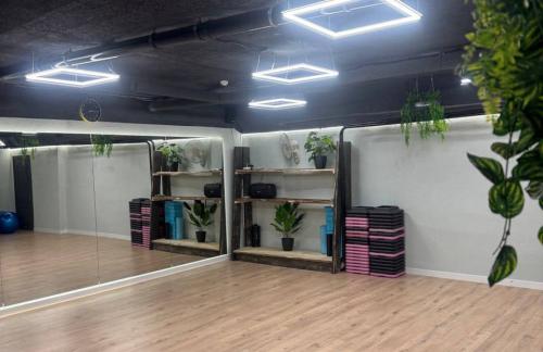 Тренажерный зал за 10р, безлимит со скидкой до 47% в "Адреналин"